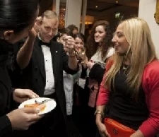 Kent Close up Wedding Magician Magic Oz